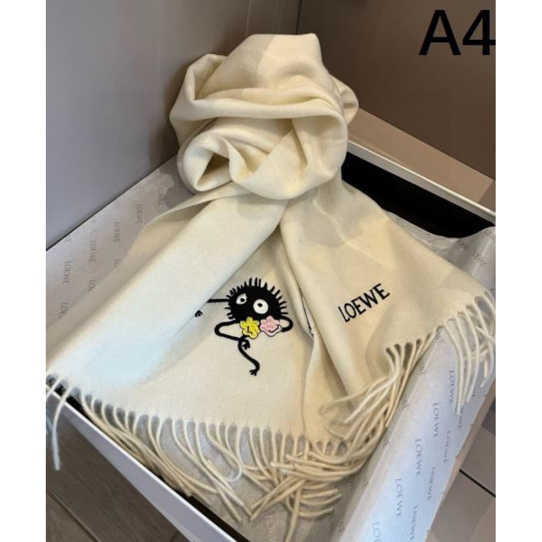上質 エレガント ロエベ LOEWE コピー スカーフ 洗練 高級感