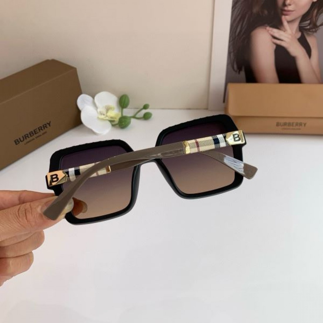 トラディショナル チェック バーバリー BURBERRY コピー サングラス 英国 風格