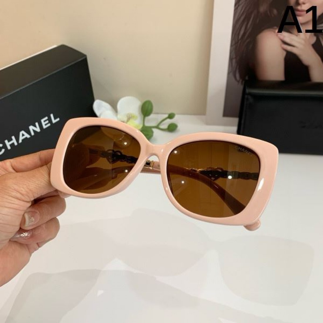 モノクロ グラマラス シャープ シャネル CHANEL コピー サングラス クール 知的 都会