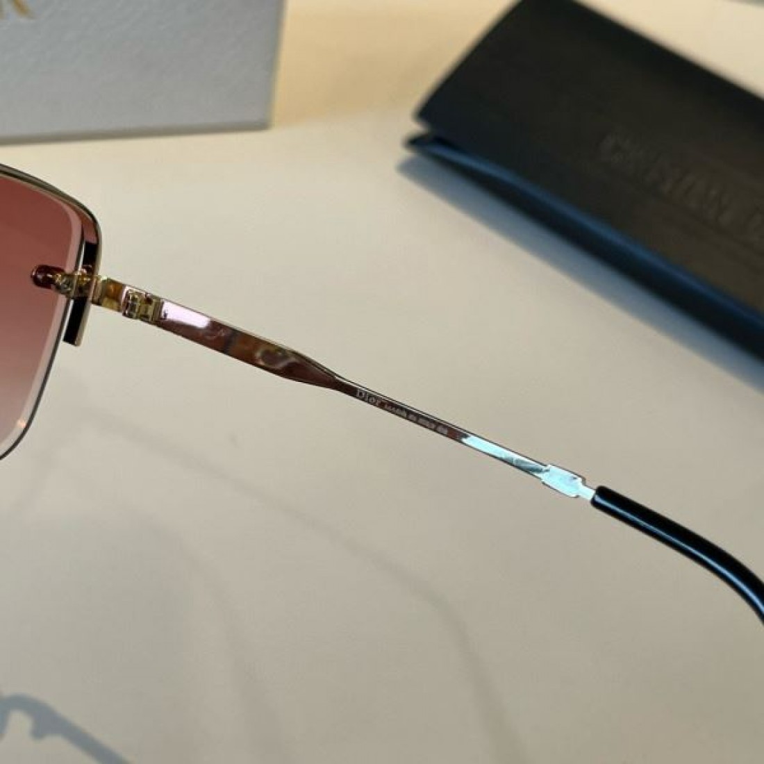 ミリタリーな ダークな シャイニーな ディオール DIOR コピー サングラス クールな 神秘的な