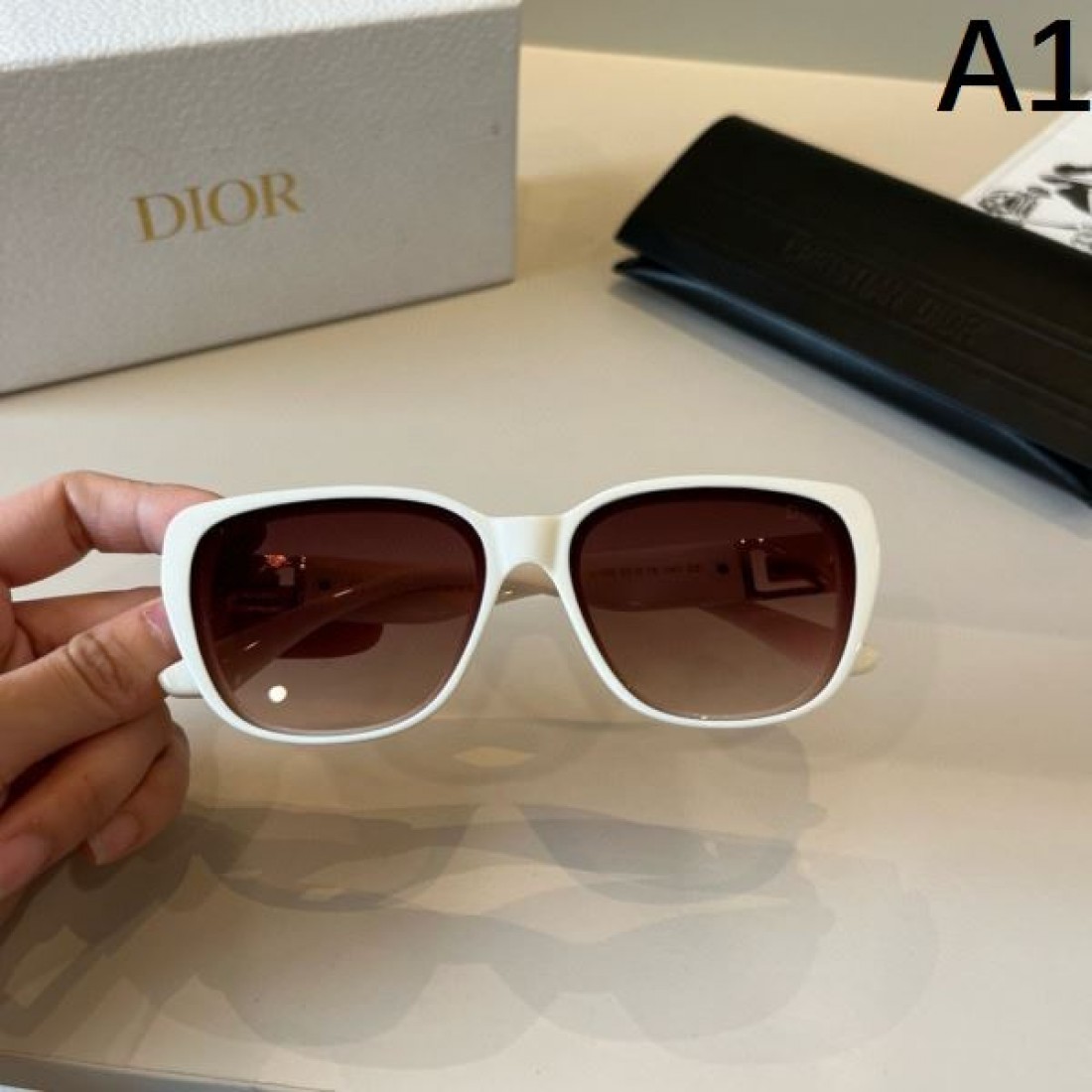 ロマンチックな フローラルな 繊細な ディオール DIOR コピー サングラス 可憐な 夢のような