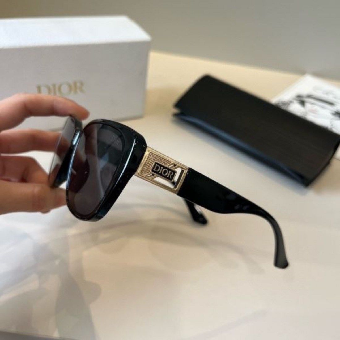 ロマンチックな フローラルな 繊細な ディオール DIOR コピー サングラス 可憐な 夢のような