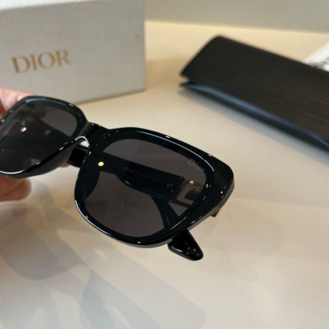 ロマンチックな フローラルな 繊細な ディオール DIOR コピー サングラス 可憐な 夢のような