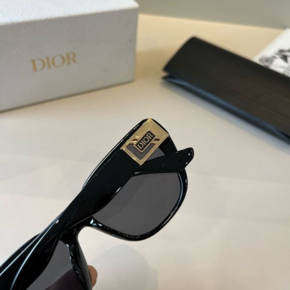 ロマンチックな フローラルな 繊細な ディオール DIOR コピー サングラス 可憐な 夢のような