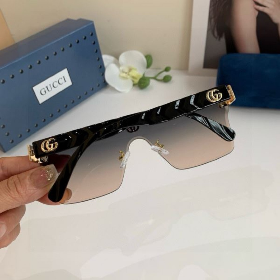 レトロモダンな ユニークな プレイフルな GUCCI グッチ コピー サングラス 遊び心のある 