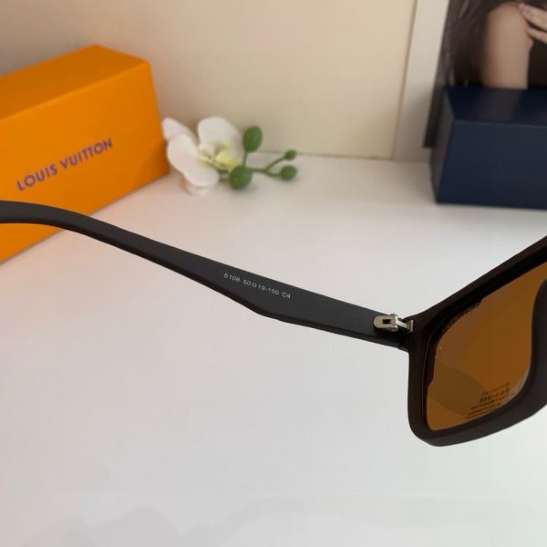 モダンな シャープな 都会的な LOUIS VUITTON ルイヴィトン コピー サングラス クールな