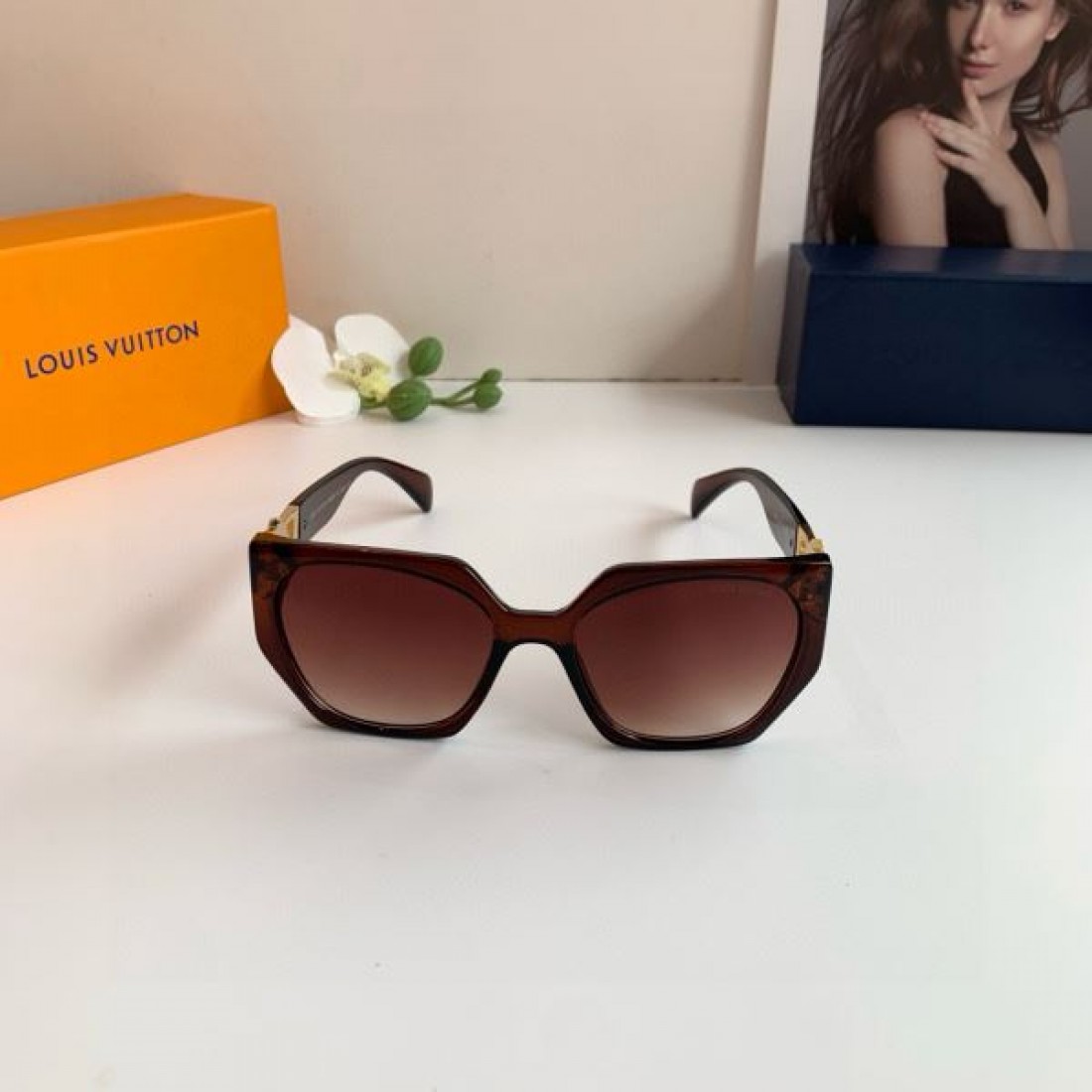  ヴァニティな エンボス加工が施された ラグジュアリーな LOUIS VUITTON ルイヴィトン コピー サングラス