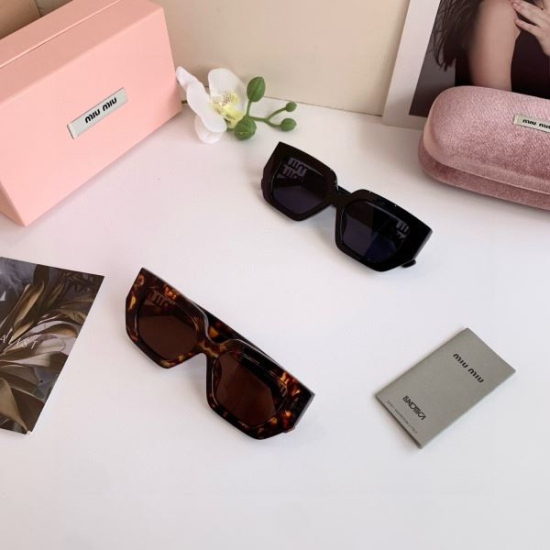 アーティスティックな 独創的な 色鮮やかな MIU MIU ミュウミュウ コピー サングラス