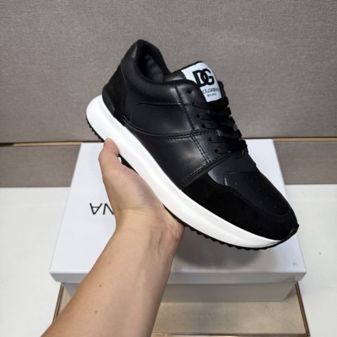 スニーカー ロゴパッチ ローカット 厚底ソール DOLCE＆GABBANA ドルチェ＆ガッバーナ コピー 2026新作 すっきり見え デイリー主力