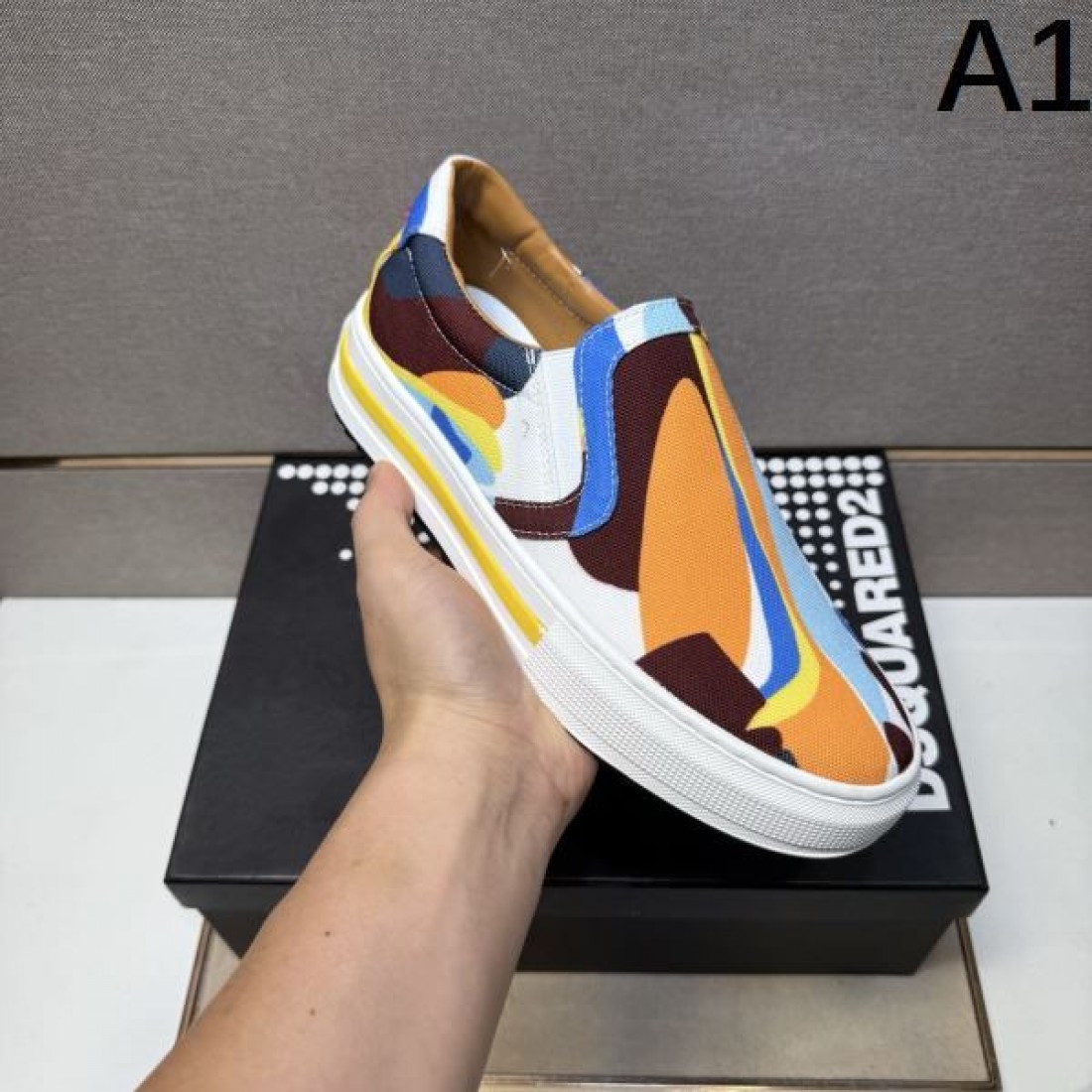 スリッポン スニーカー ロゴプリント キャンバス調 DOLCE＆GABBANA ドルチェ＆ガッバーナ コピー 2026新作 ラフ見え 外出コーデ向け