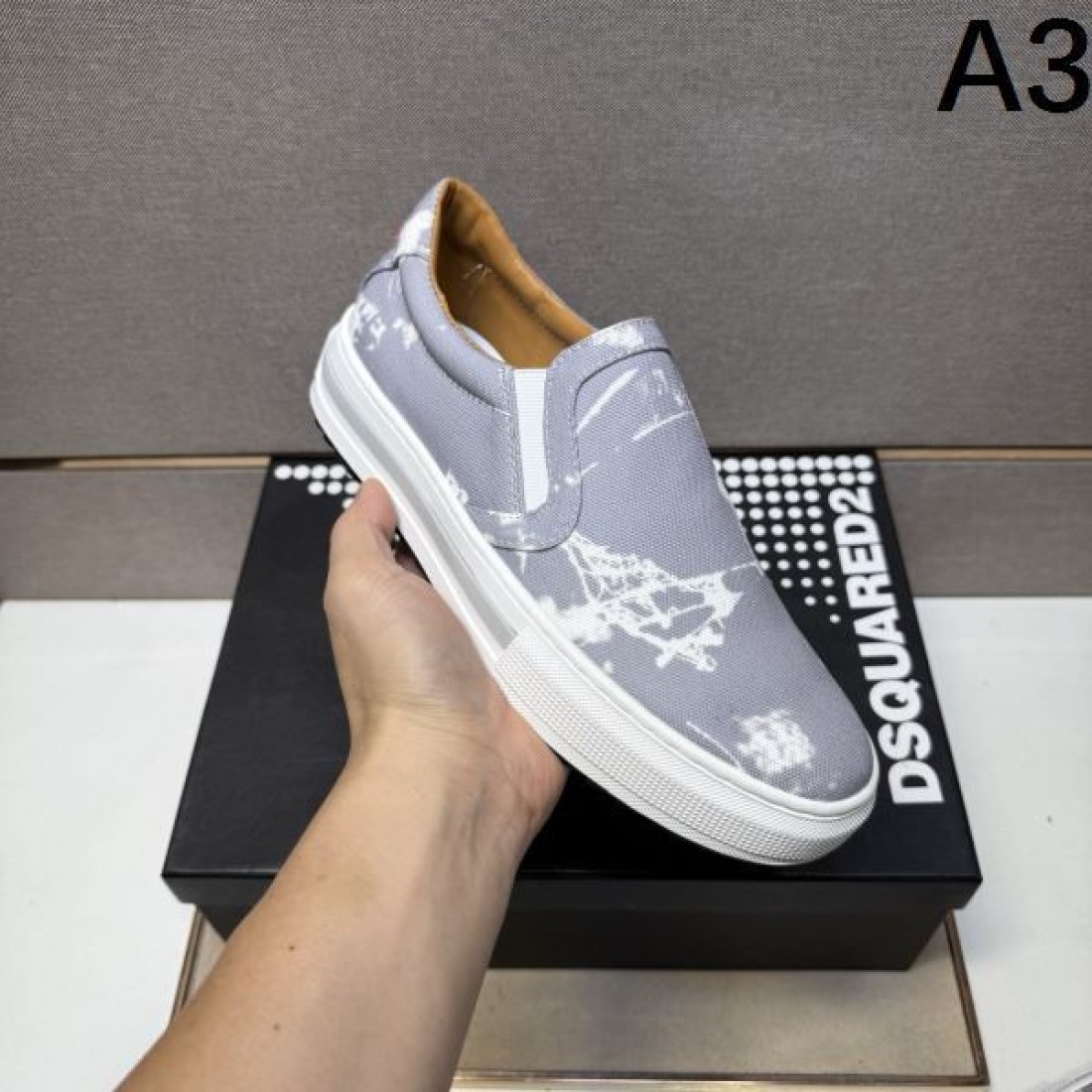 スリッポン スニーカー ロゴプリント キャンバス調 DOLCE＆GABBANA ドルチェ＆ガッバーナ コピー 2026新作 ラフ見え 外出コーデ向け