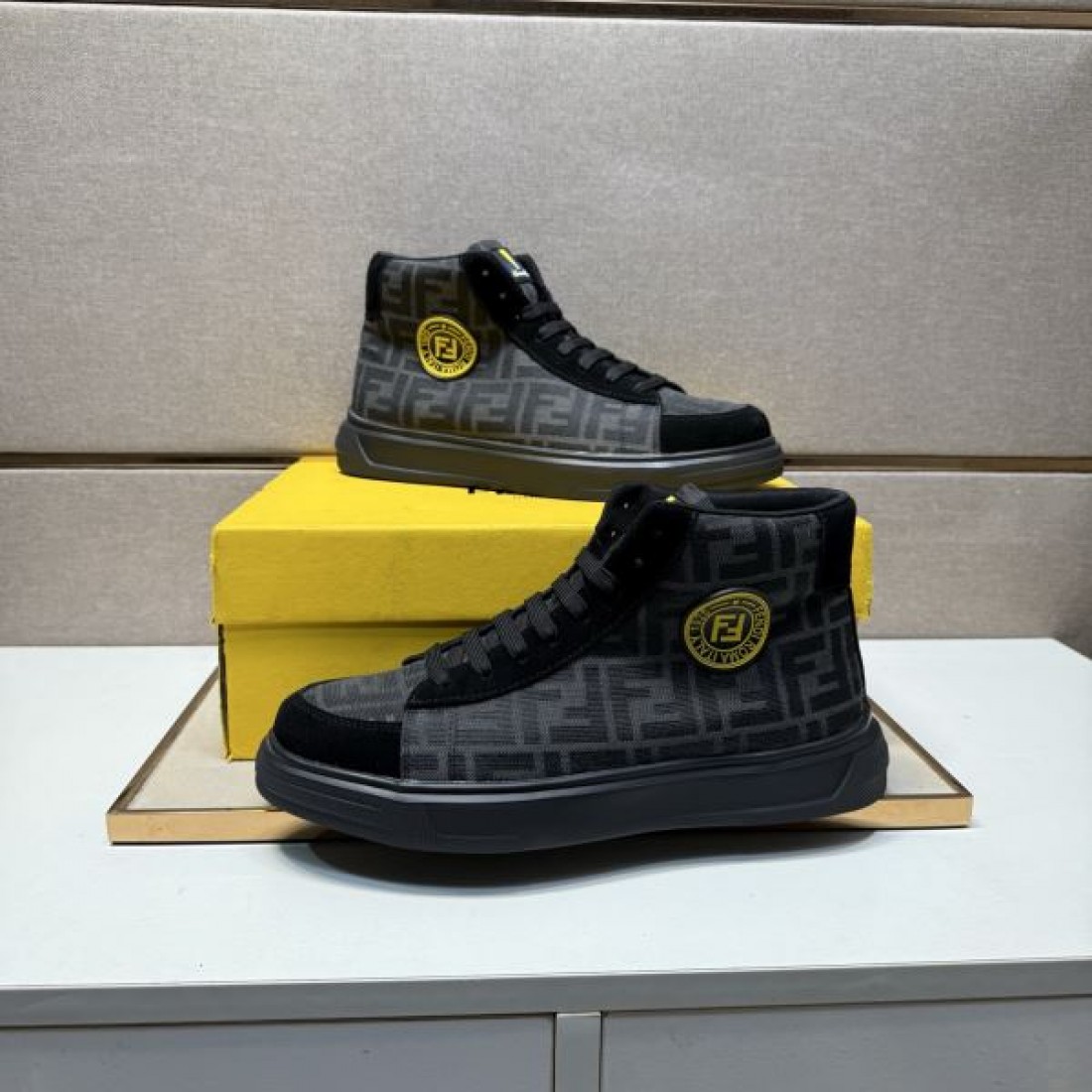 高級感 モダン フェンディ FENDI コピー カジュアルシューズ 快適 上品