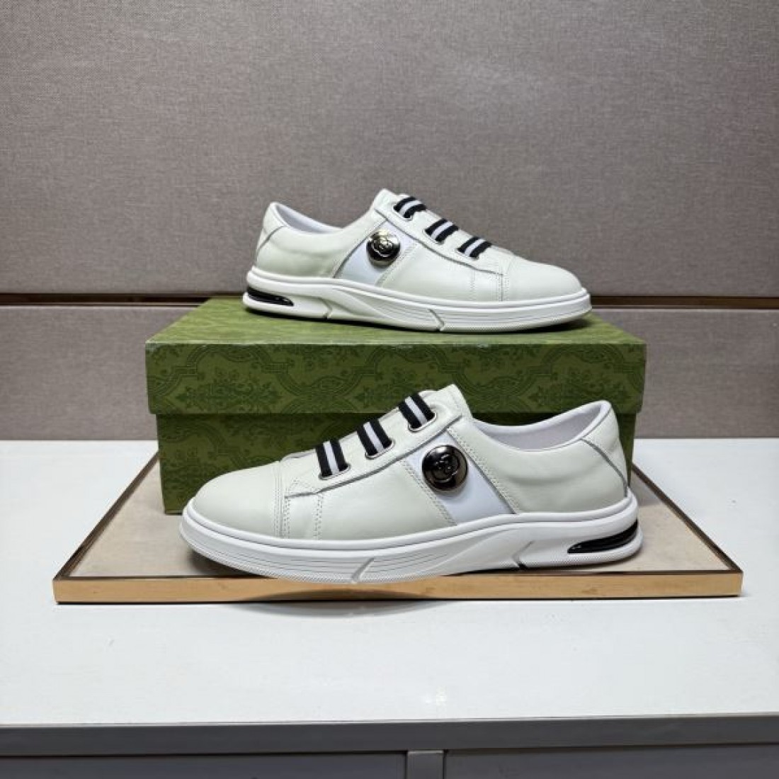  ライオン ヘッド ユニーク グッチ GUCCI コピー カジュアルシューズ 力強い 