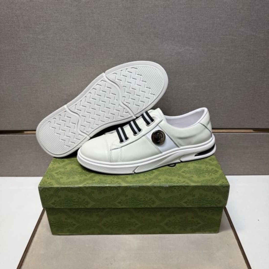  ライオン ヘッド ユニーク グッチ GUCCI コピー カジュアルシューズ 力強い 