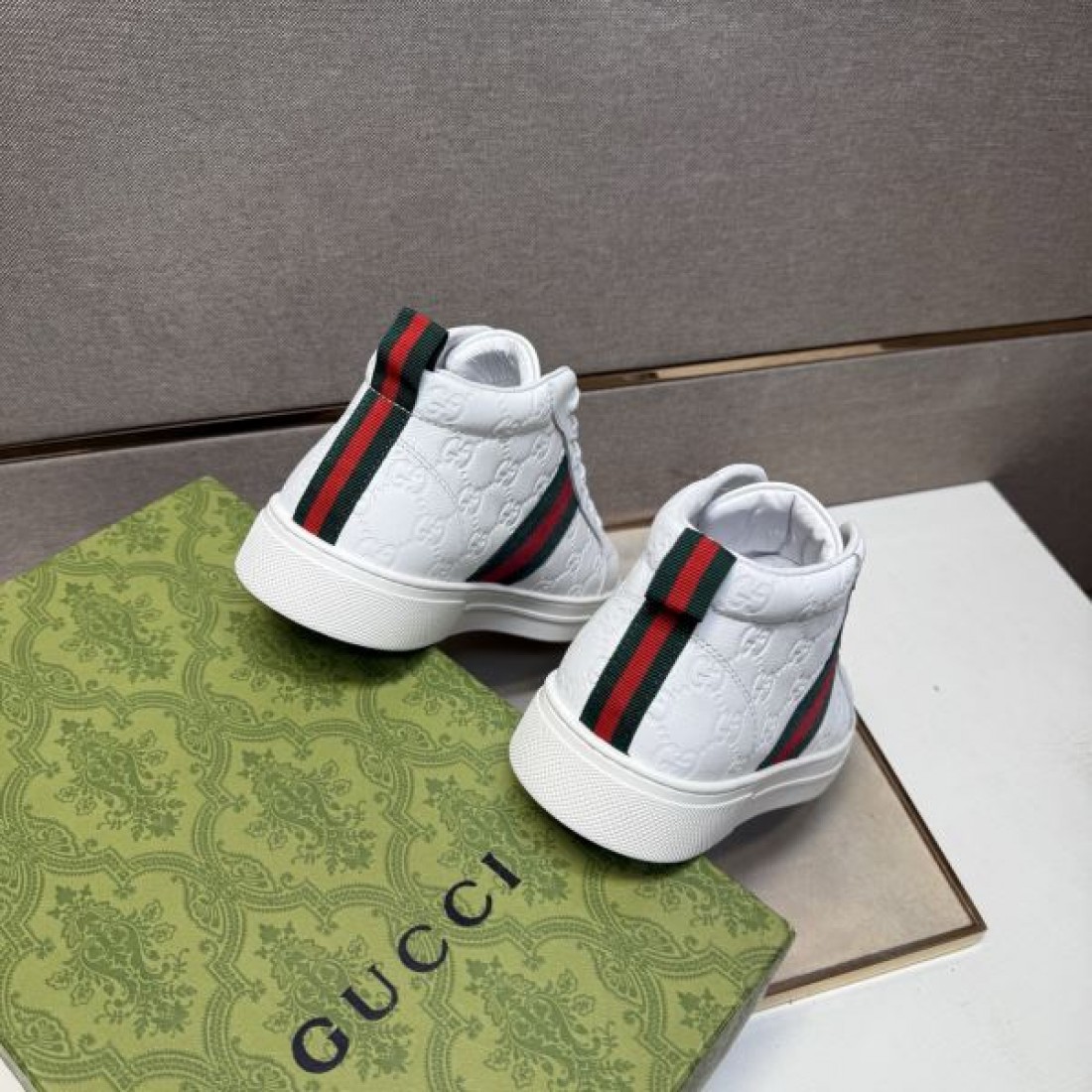 スネーク レザー セクシー グッチ GUCCI コピー カジュアルシューズ 妖艶 大胆