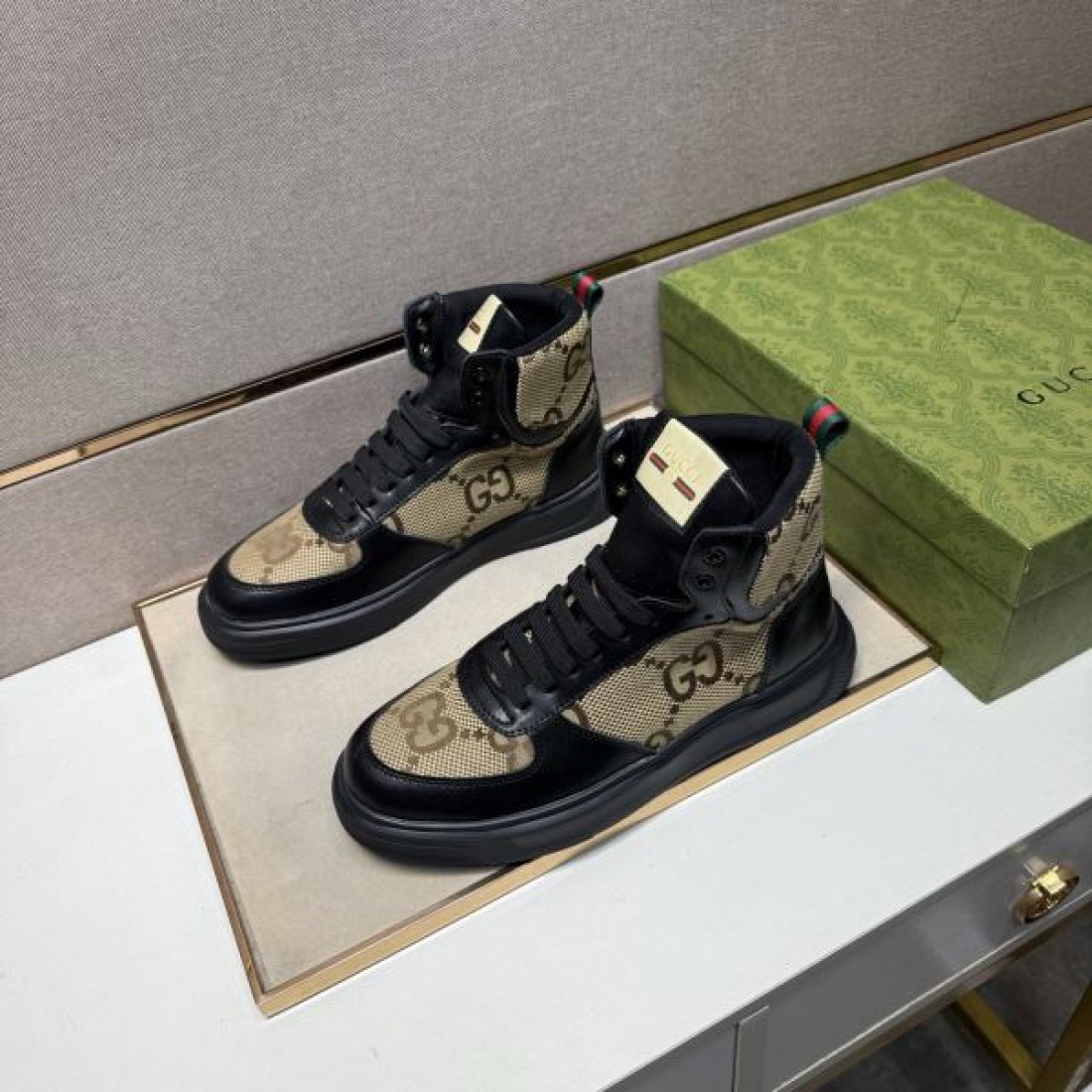 ビーズ エンブレム プレステージ グッチ GUCCI コピー カジュアルシューズ 華麗