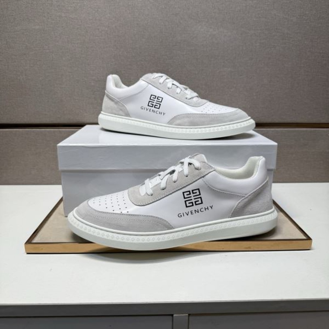 4Gロゴ ストリート モード GIVENCHY ジバンシィ コピー カジュアルシューズ 洗練 