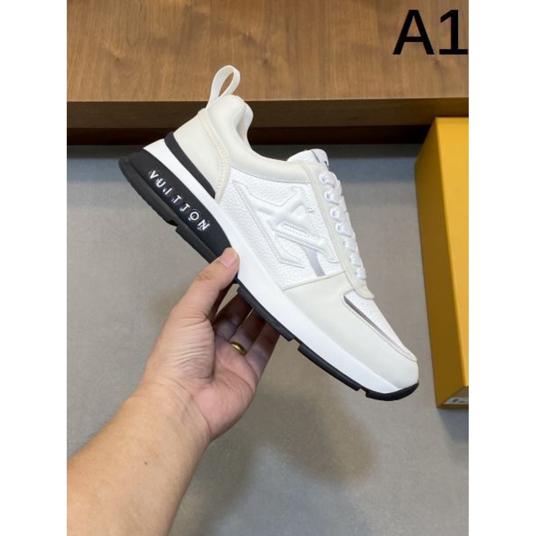 トラベル コンシャス モダン LOUIS VUITTON ルイヴィトン コピー カジュアルシューズ 都会的