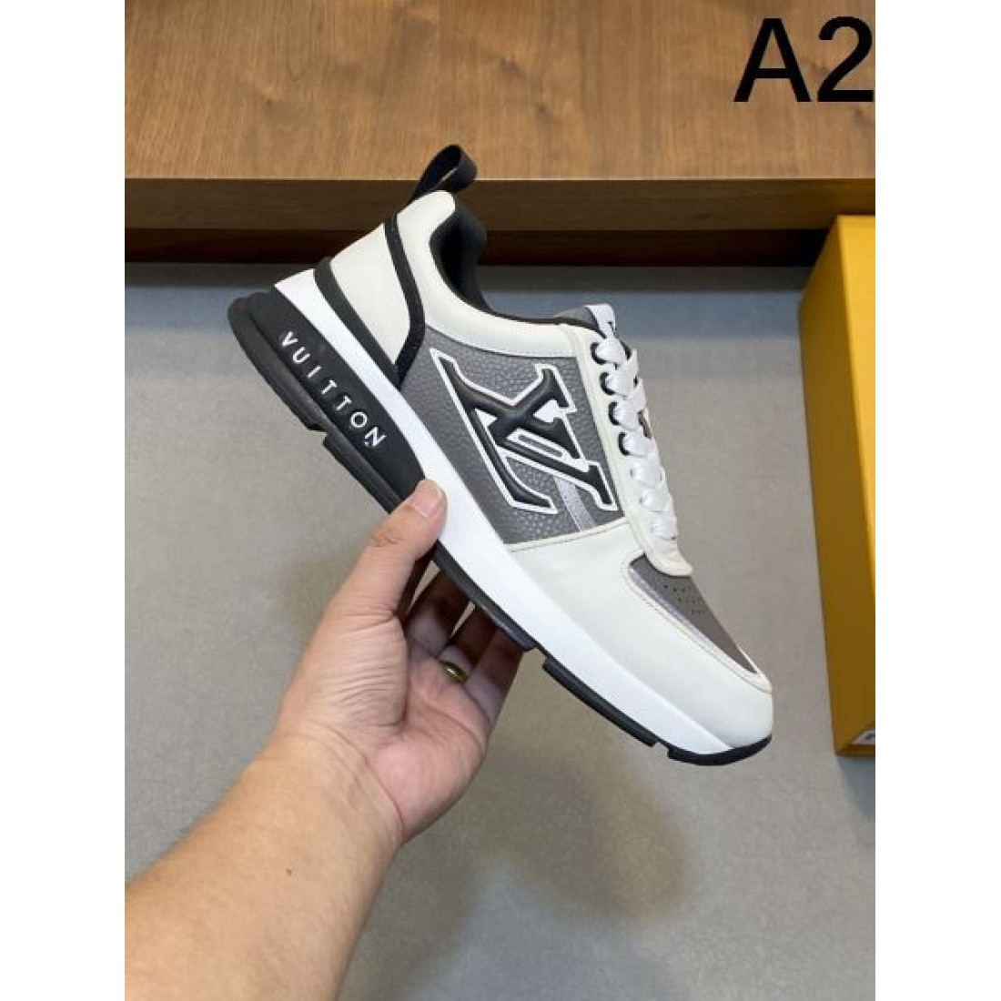 トラベル コンシャス モダン LOUIS VUITTON ルイヴィトン コピー カジュアルシューズ 都会的