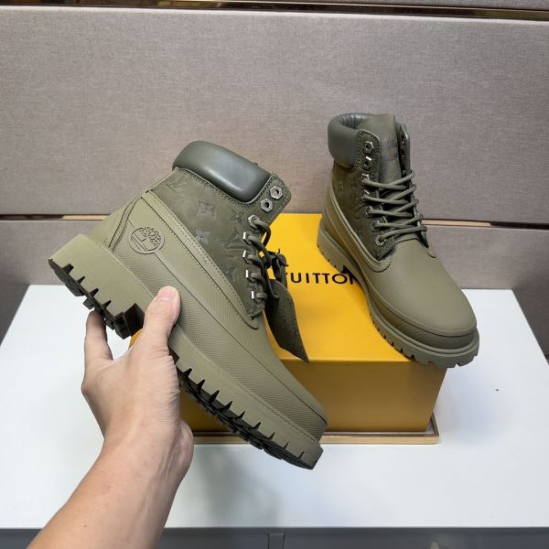 レザー エンボス 上質 LOUIS VUITTON ルイヴィトン コピー カジュアルシューズ 精巧 