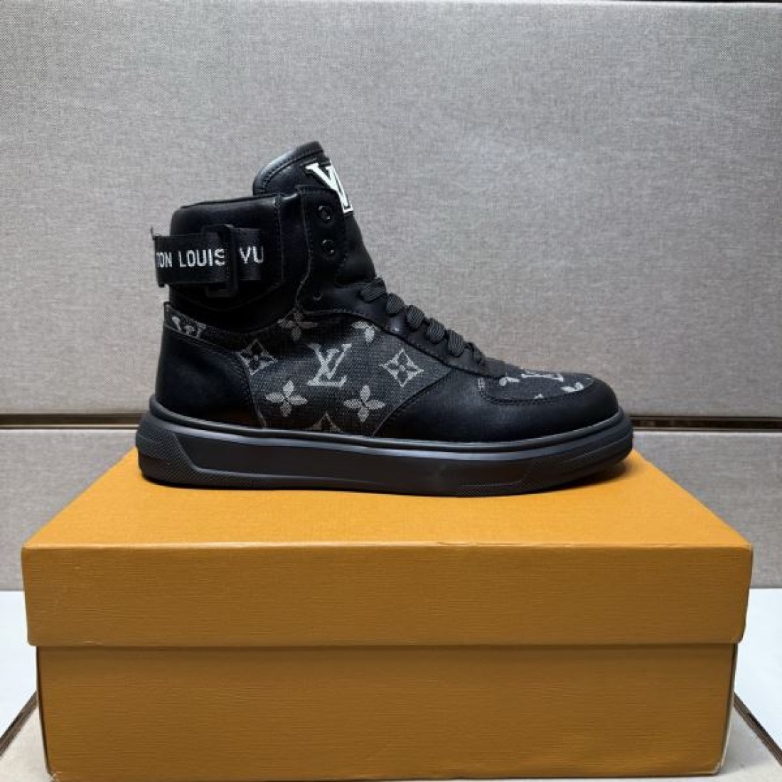 モノグラム アイコニック プレステージ LOUIS VUITTON ルイヴィトン コピー カジュアルシューズ 洗練