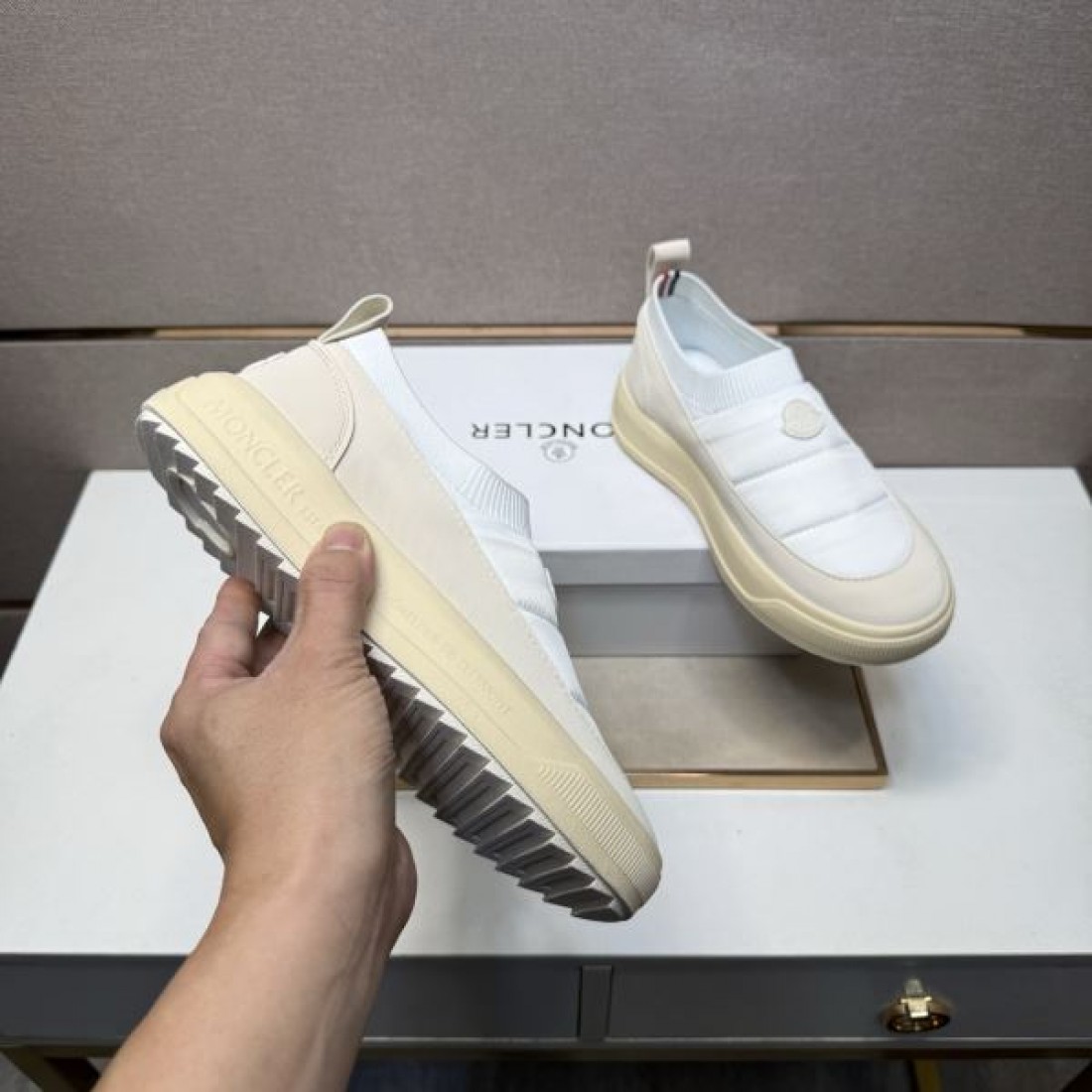 アルペン テクニカル 高性能 MONCLER モンクレール コピー カジュアルシューズ 軽量 快適 機能的