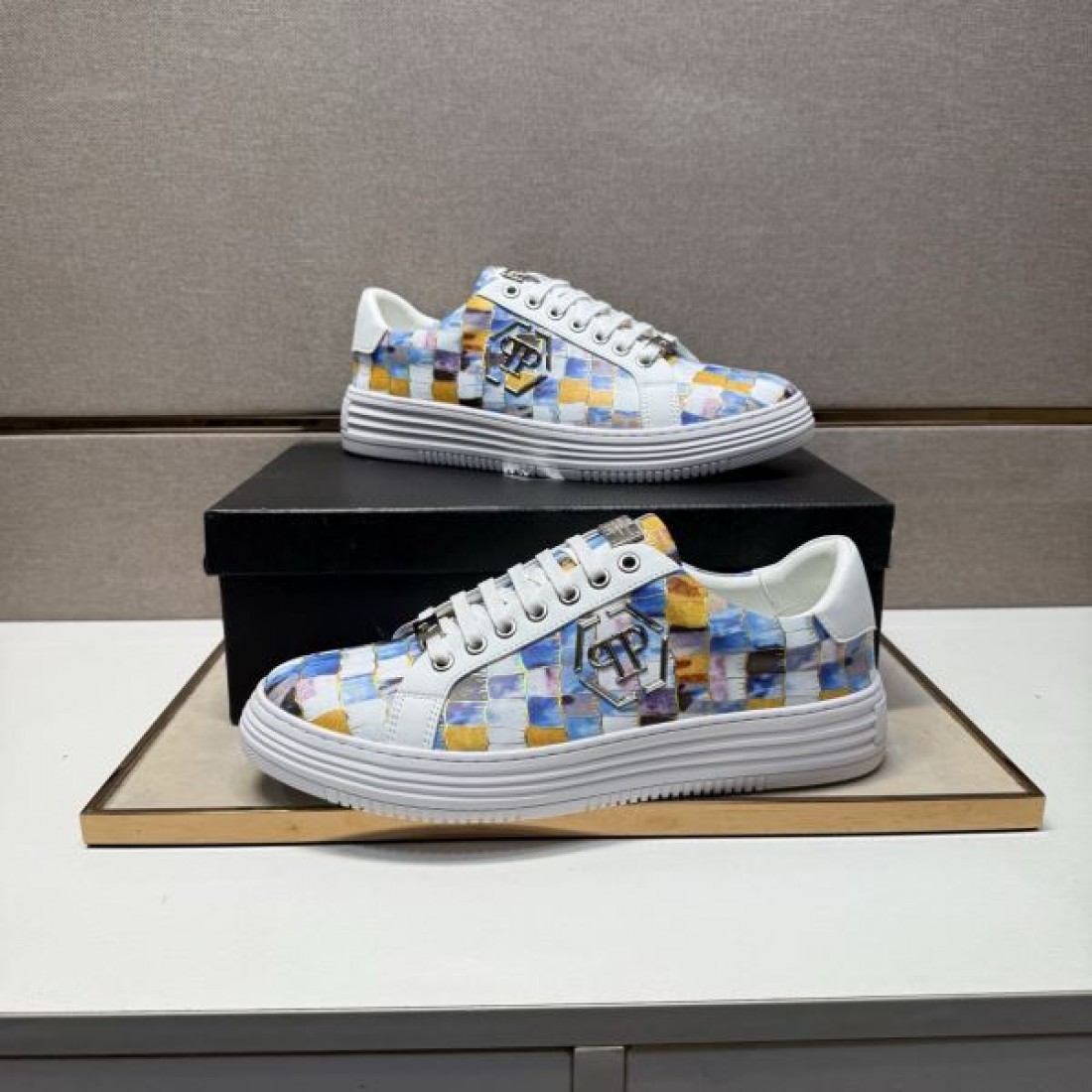 スワロフスキー ゴシック 刺激的 PHILIPP PLEIN フィリッププレイン コピー カジュアルシューズ 