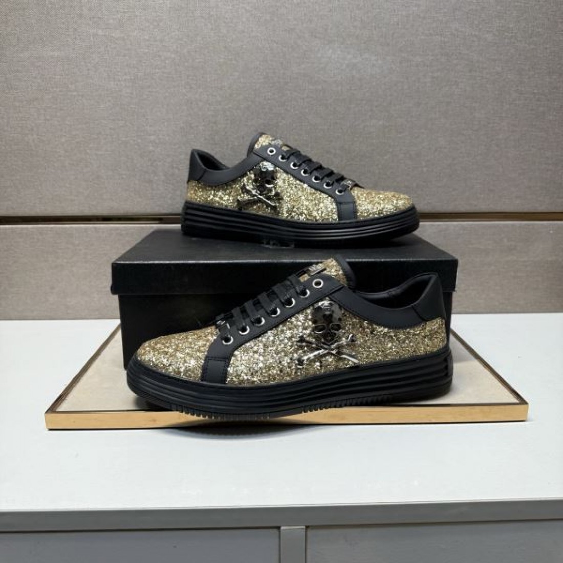 スポーティ 洗練 PHILIPP PLEIN フィリッププレイン コピー カジュアルシューズ 迫力 スタイリッシュ