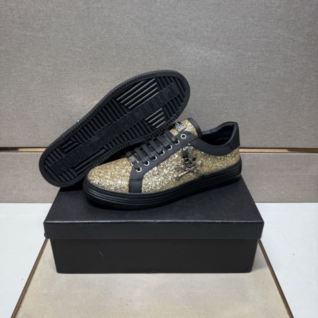 スポーティ 洗練 PHILIPP PLEIN フィリッププレイン コピー カジュアルシューズ 迫力 スタイリッシュ