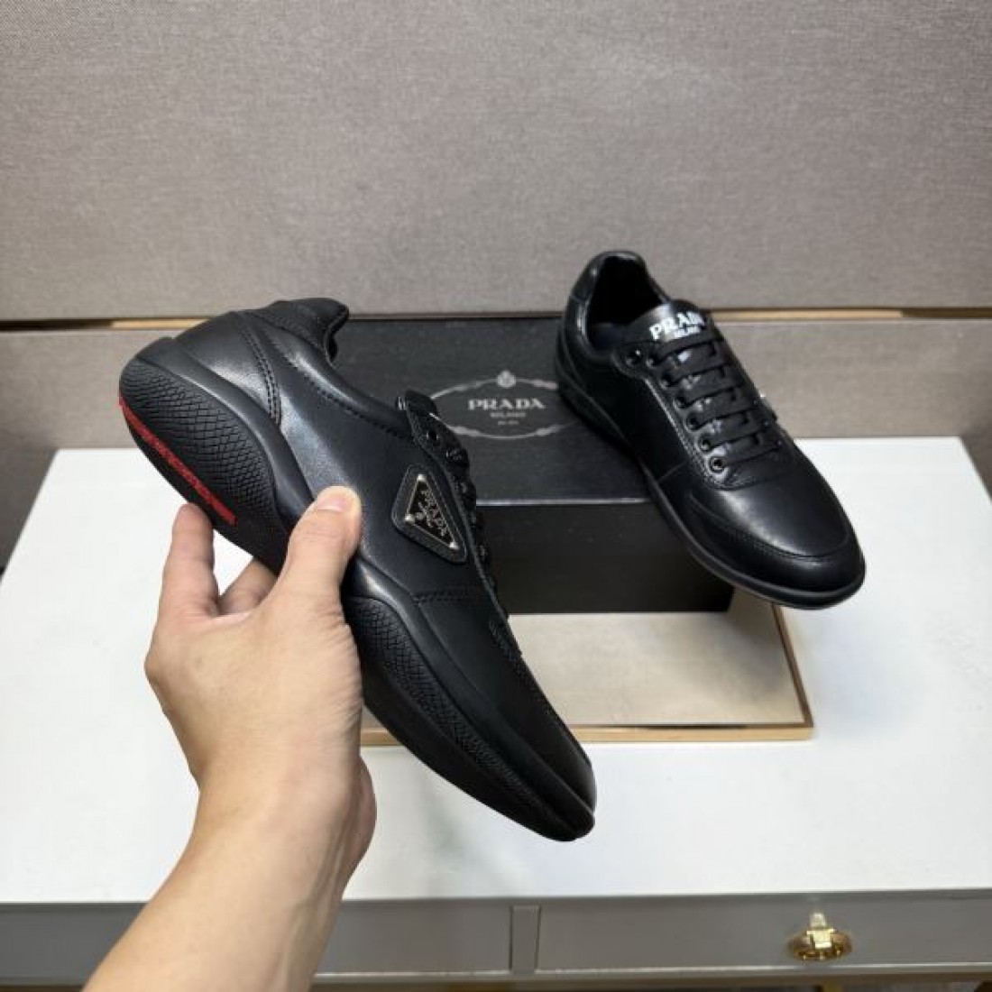 快適 洗練 PRADA プラダ コピー カジュアルシューズ モダン 上質