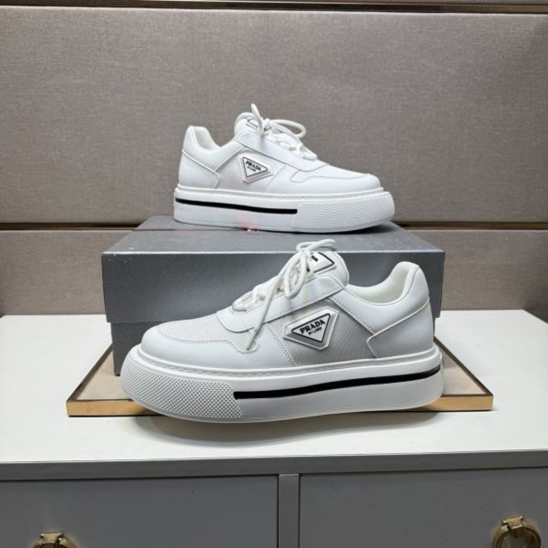  上品 モダン PRADA プラダ コピー カジュアルシューズ 快適 高品質