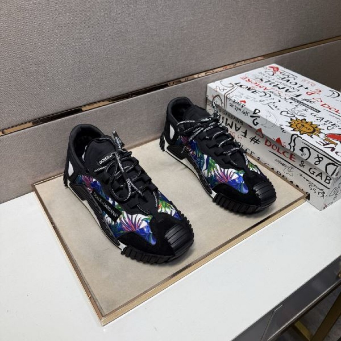 バロック シシリアン ゴールド DOLCE＆GABBANA ドルチェ＆ガッバーナ コピー スニーカー 華麗