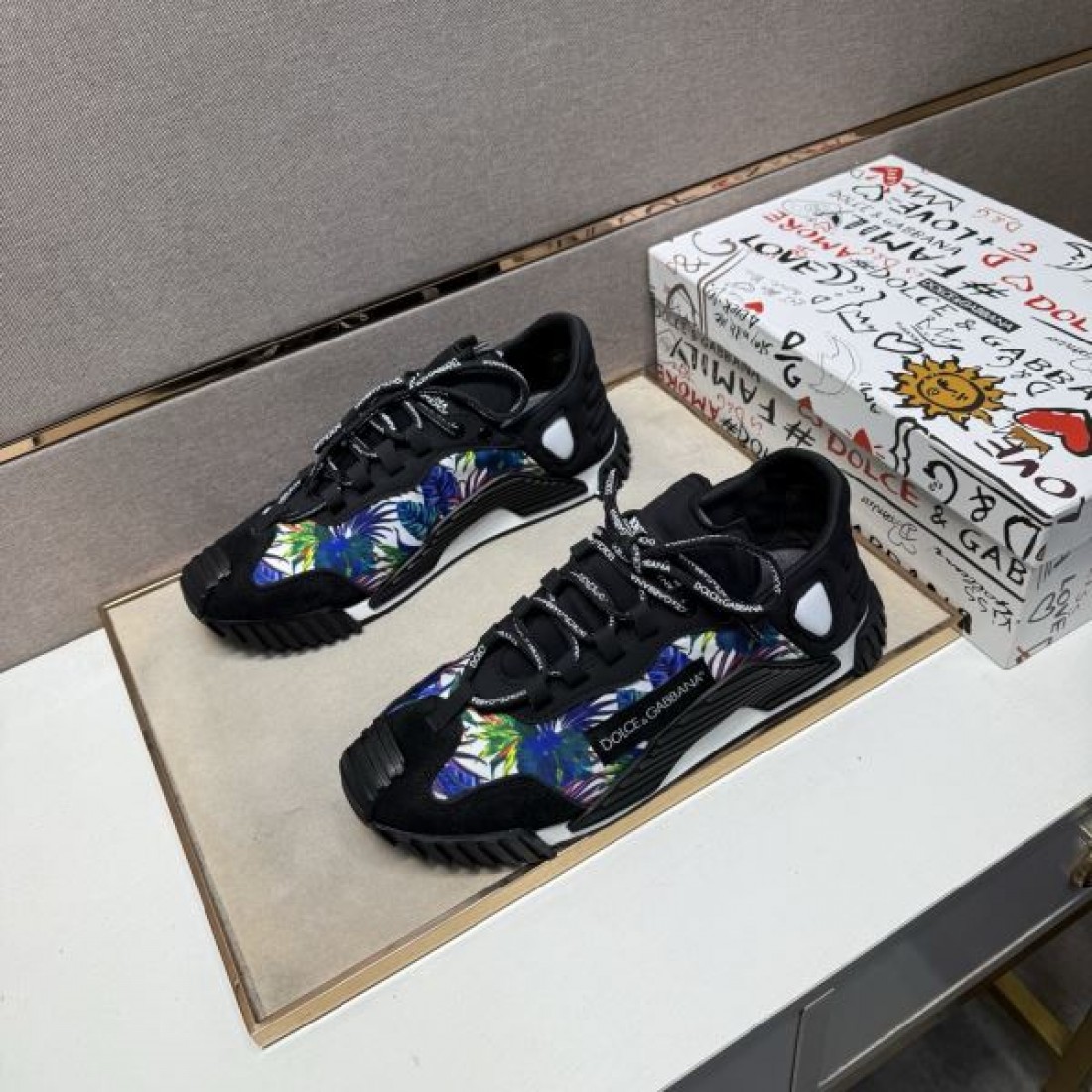 バロック シシリアン ゴールド DOLCE＆GABBANA ドルチェ＆ガッバーナ コピー スニーカー 華麗 