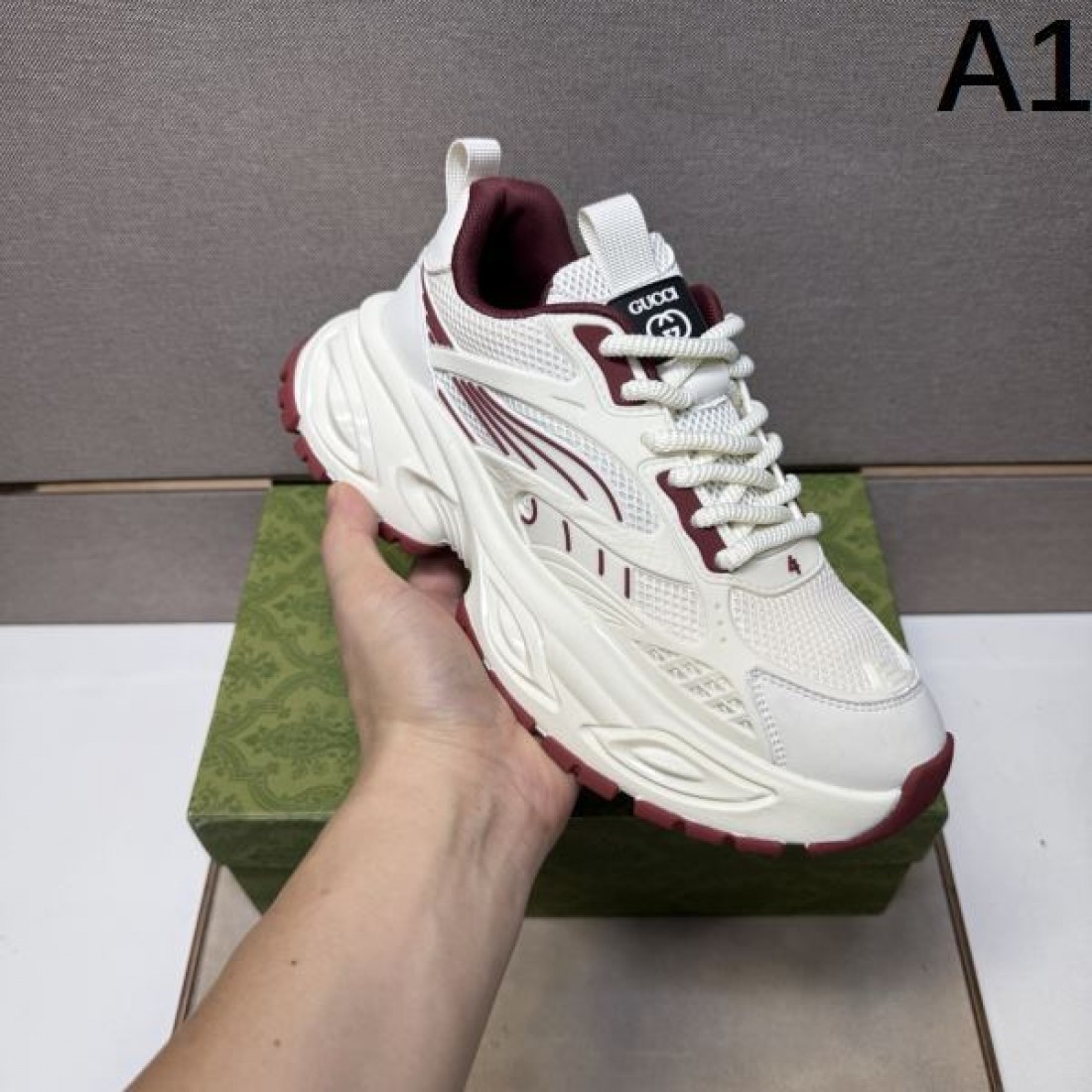 大胆 シンボリック プレイフル GUCCI グッチ コピー スニーカー 独創 カラフル アイコニック