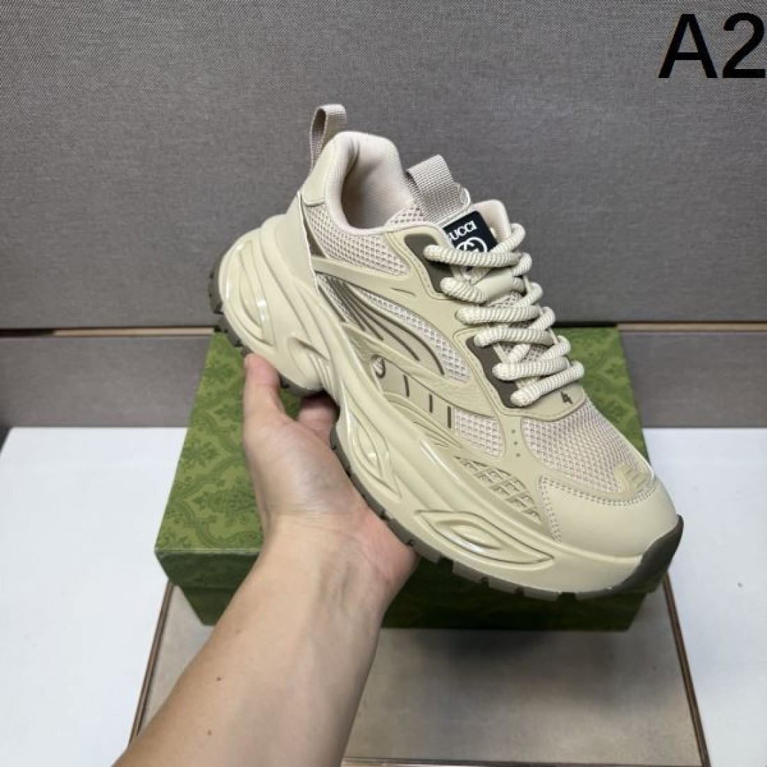 大胆 シンボリック プレイフル GUCCI グッチ コピー スニーカー 独創 カラフル アイコニック