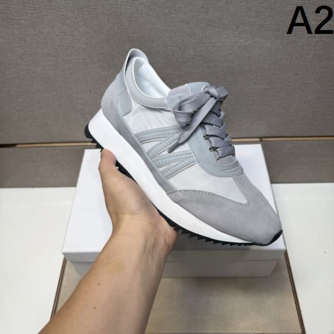 テクニカル モダン スタイリッシュ MONCLER モンクレール コピー スニーカー 都会的 洗練 