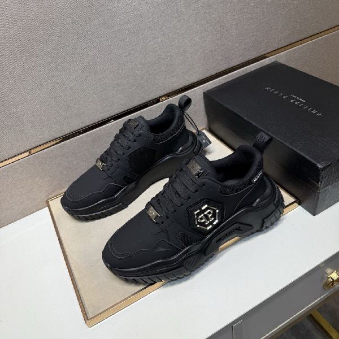  大胆 高品質 PHILIPP PLEIN フィリッププレイン コピー スニーカー 存在感 格好良い