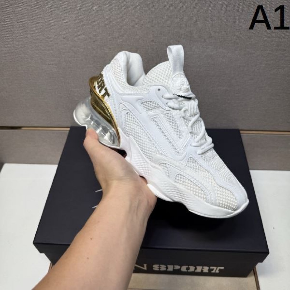 クール モダン PHILIPP PLEIN フィリッププレイン コピー スニーカー スタイリッシュ 上質