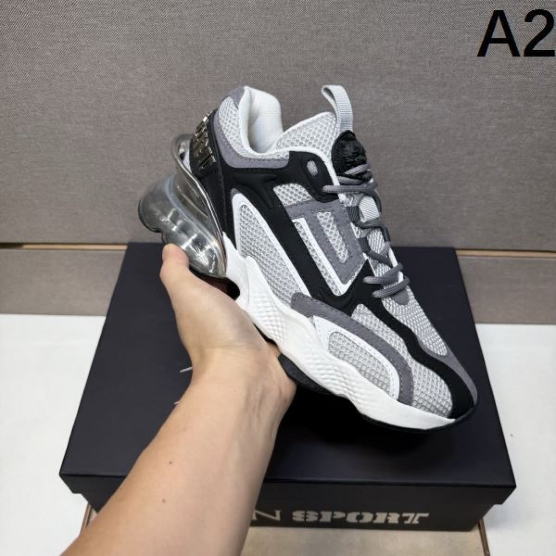 クール モダン PHILIPP PLEIN フィリッププレイン コピー スニーカー スタイリッシュ 上質