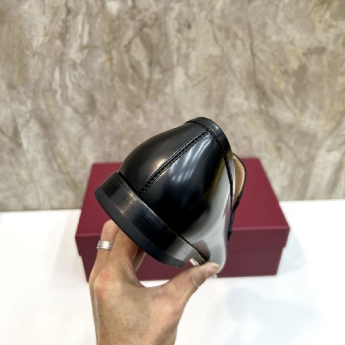 スカルプチャード レザー 精巧 FERRAGAMO サルヴァトーレ フェラガモ コピー ビジネスシューズ