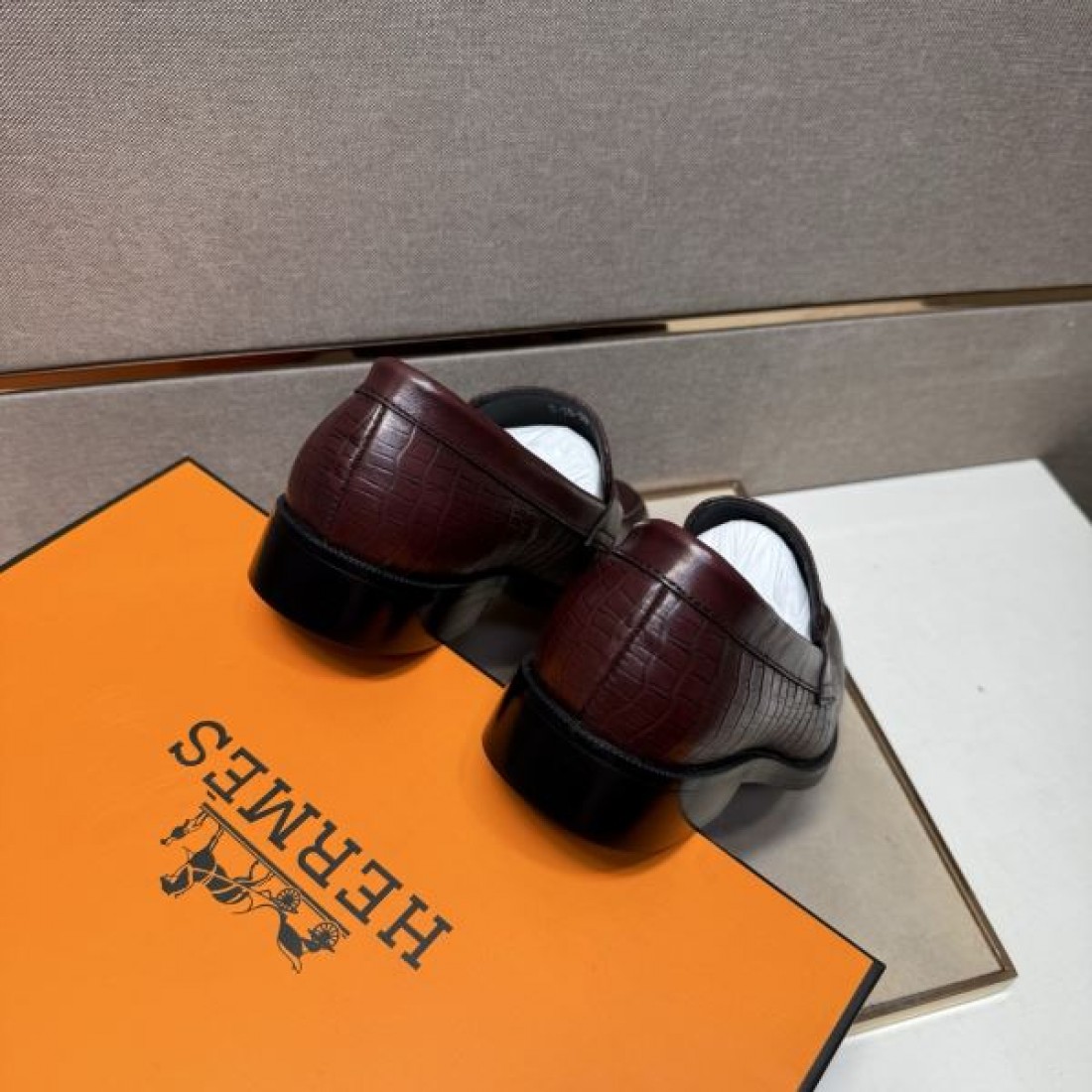 洗練 由緒 HERMES エルメス コピー ビジネスシューズ 上質 気品 精巧