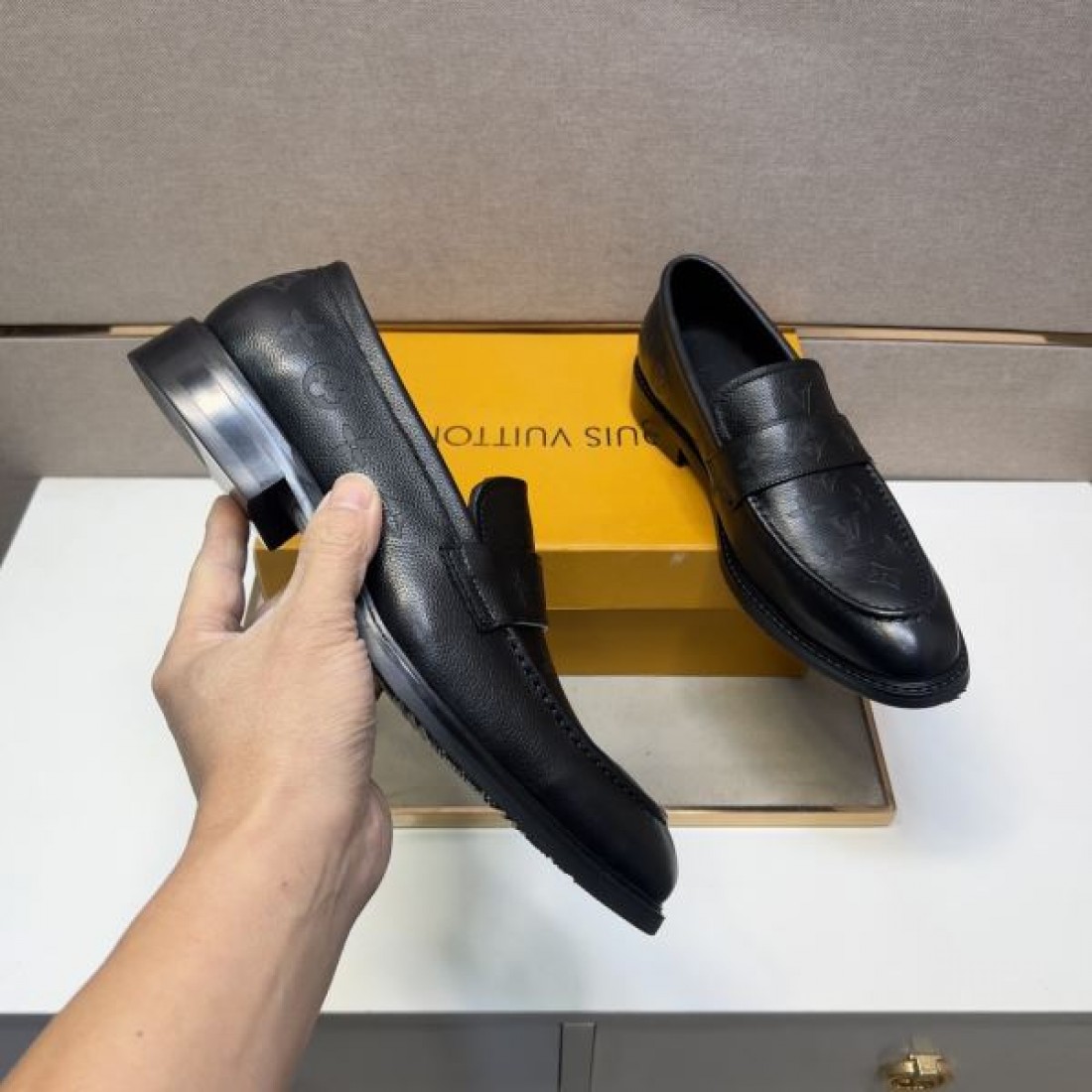 クラシック 高級感 端正 LOUIS VUITTON ルイヴィトン コピー ビジネスシューズ 上質 洗練