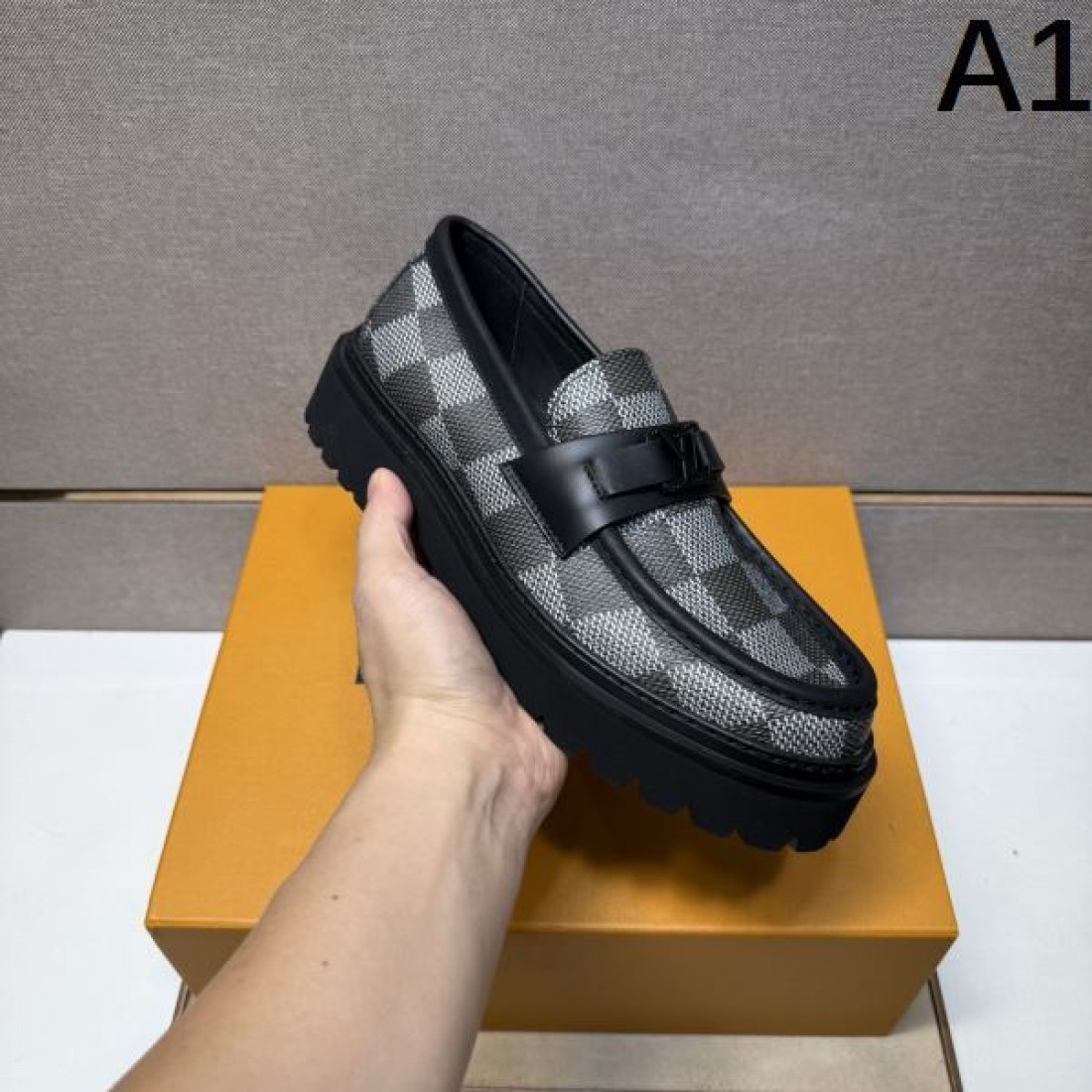 精巧 伝統的 高級 LOUIS VUITTON ルイヴィトン コピー ビジネスシューズ 上品 耐久 優雅