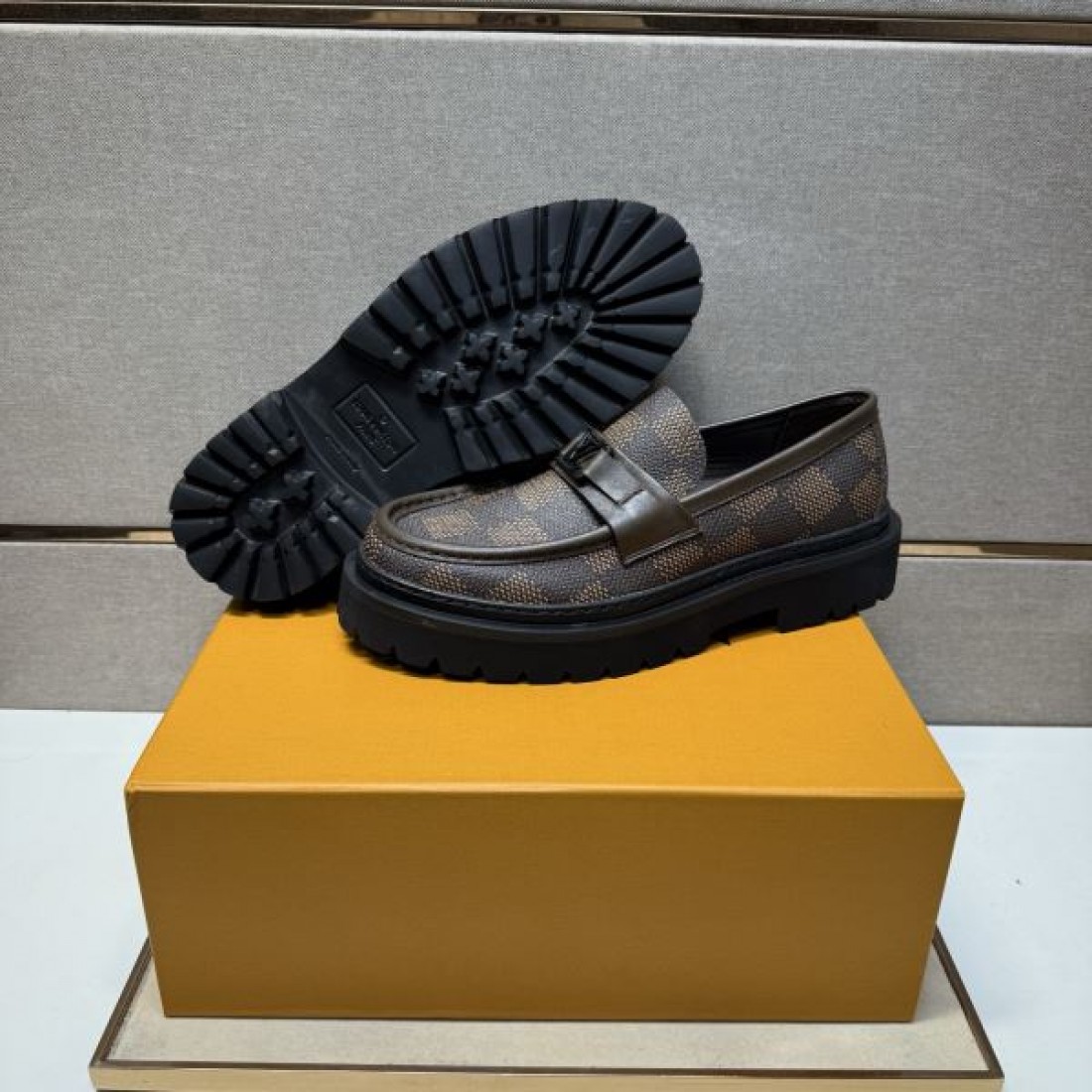 精巧 伝統的 高級 LOUIS VUITTON ルイヴィトン コピー ビジネスシューズ 上品 耐久 優雅