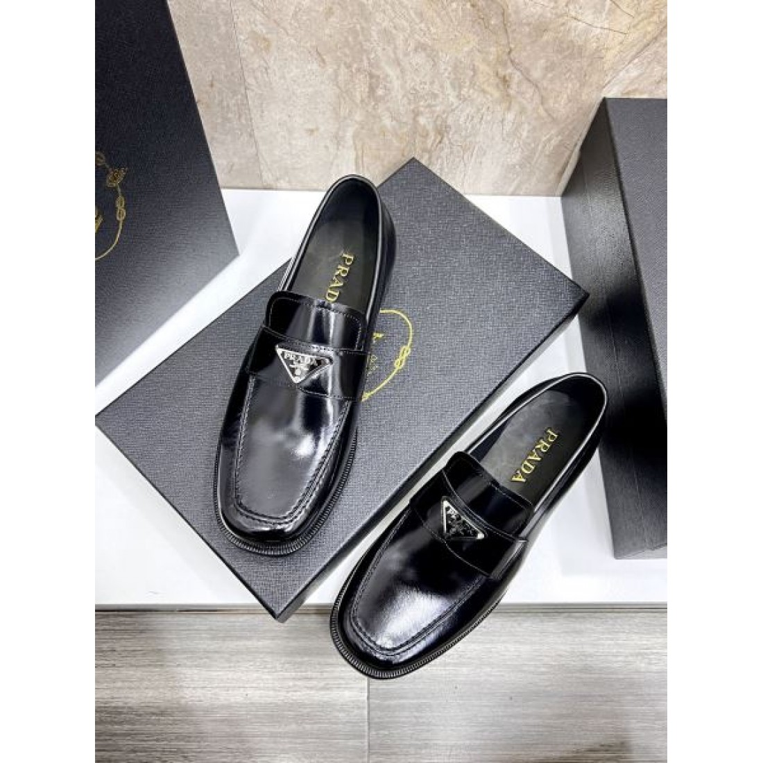 ラグジュアリー 洗練 上質 PRADA プラダ コピー ビジネスシューズ 耐久性 高級感 卓越