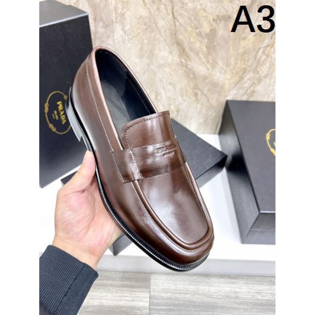 軽量 エレガント 高品質 PRADA プラダ コピー ビジネスシューズ しなやか 上品 優美