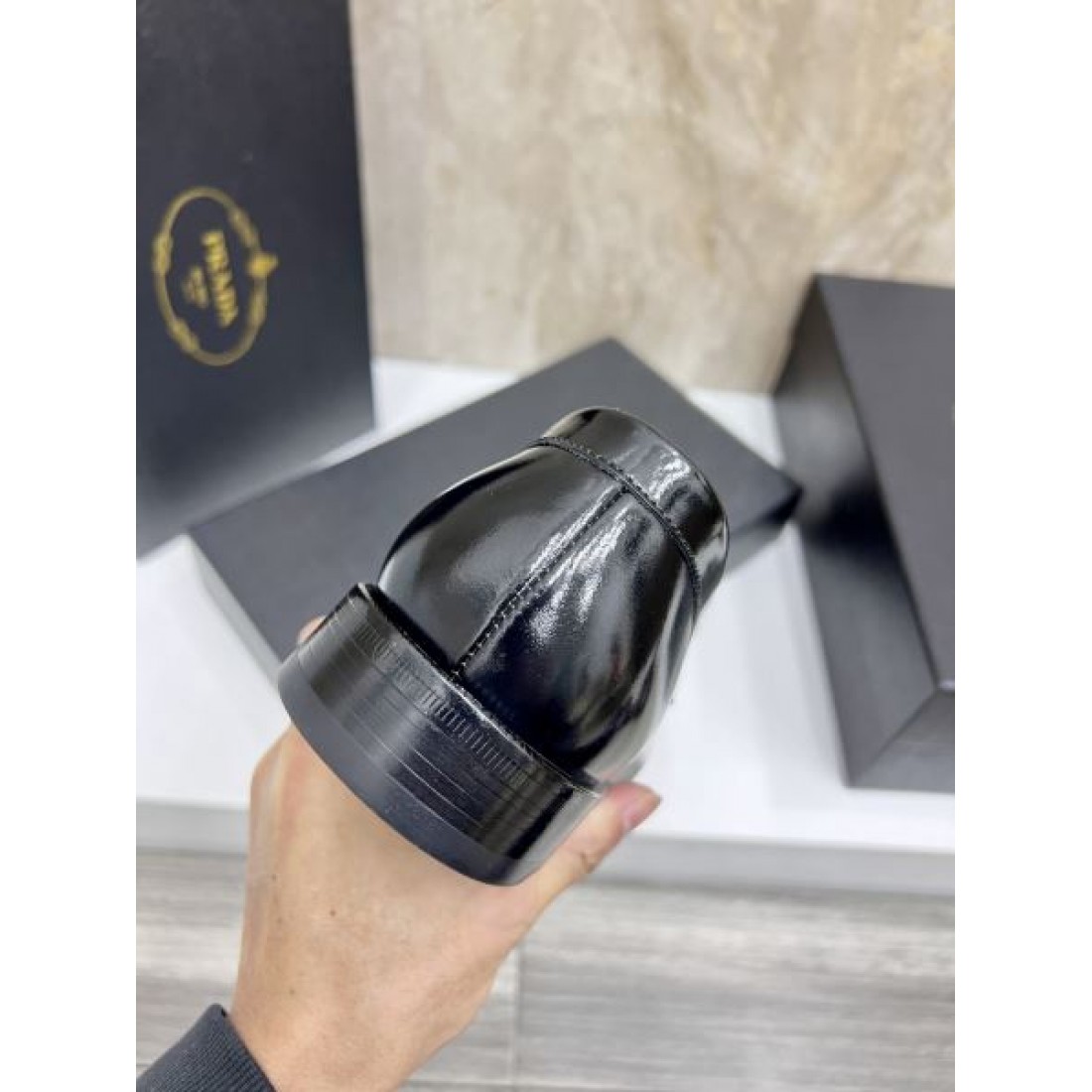 軽量 エレガント 高品質 PRADA プラダ コピー ビジネスシューズ しなやか 上品 優美