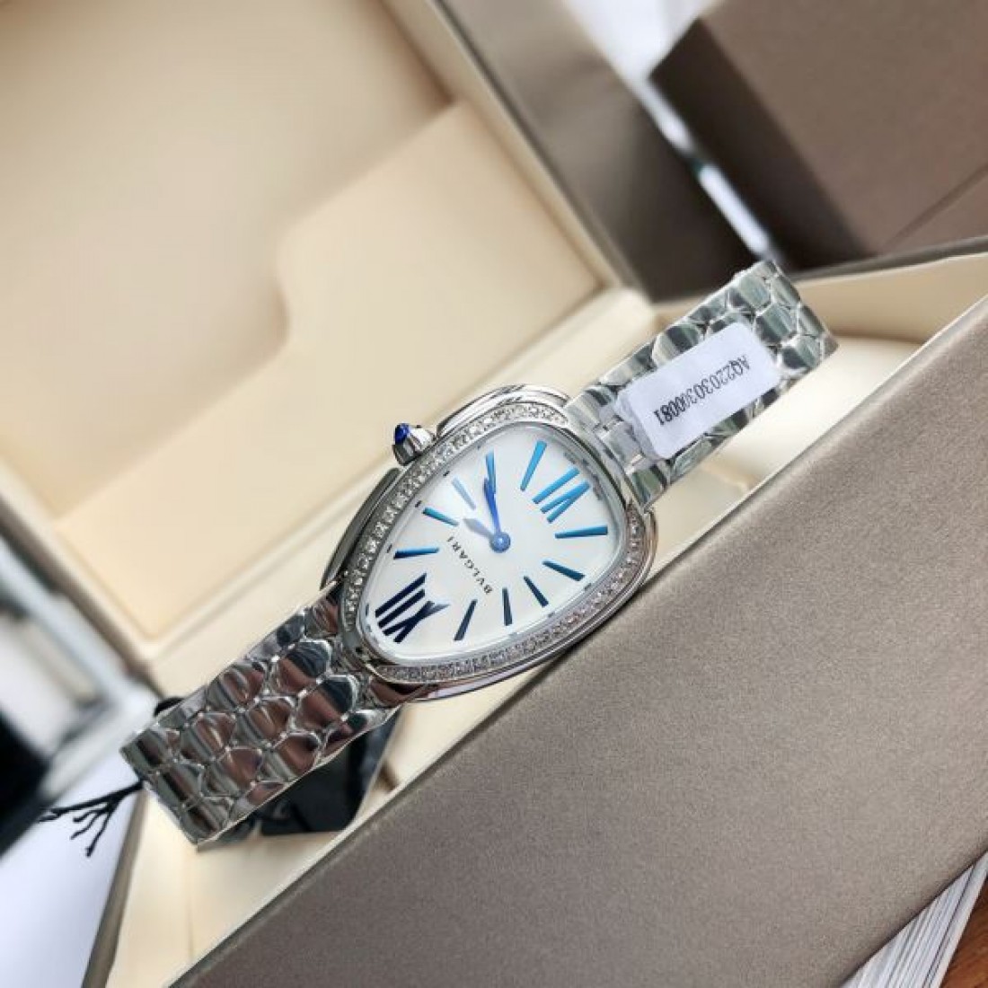 蛇モチーフ 曲線フォルム BVLGARI ブルガリ コピー ブレスレットウォッチ ギフト映え ショップおすすめ