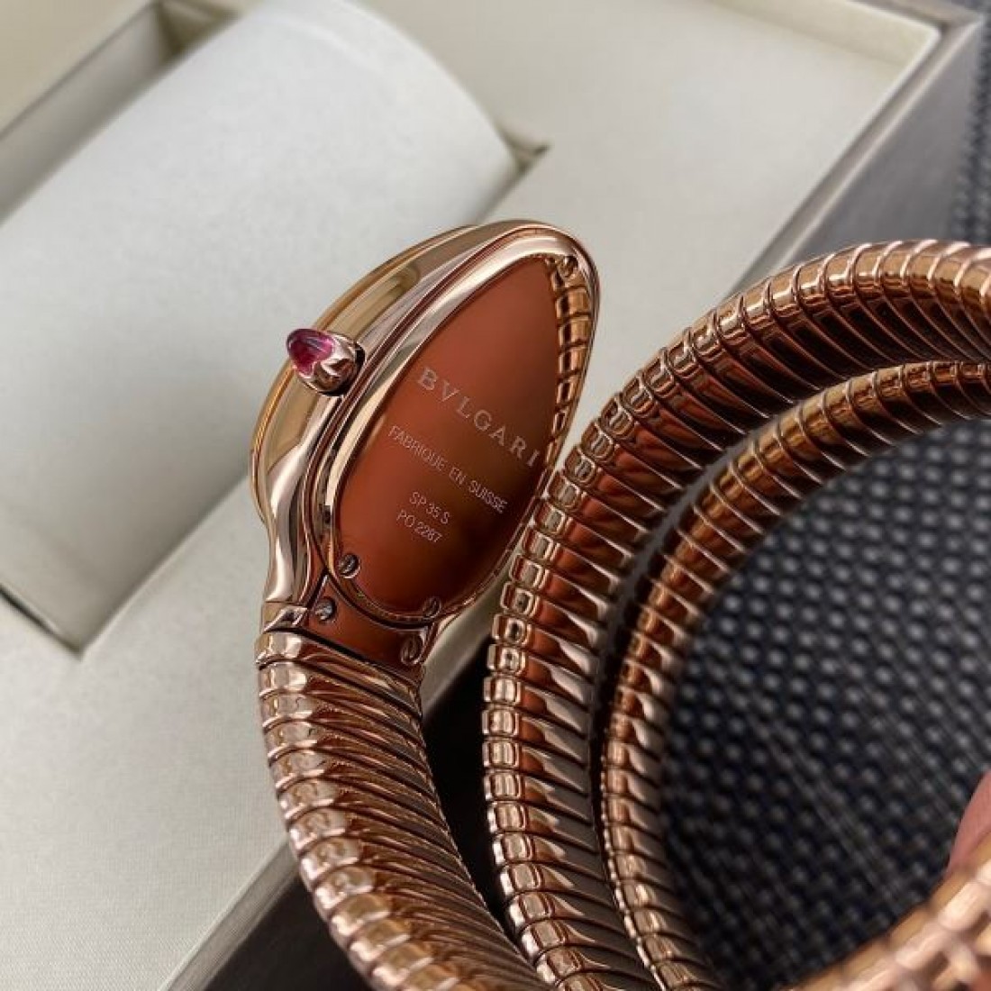 セルペンティ風 スパイラルブレス 蛇モチーフ BVLGARI ブルガリ コピー 腕時計 ラグジュアリー見え 2026新作 注目アイテム