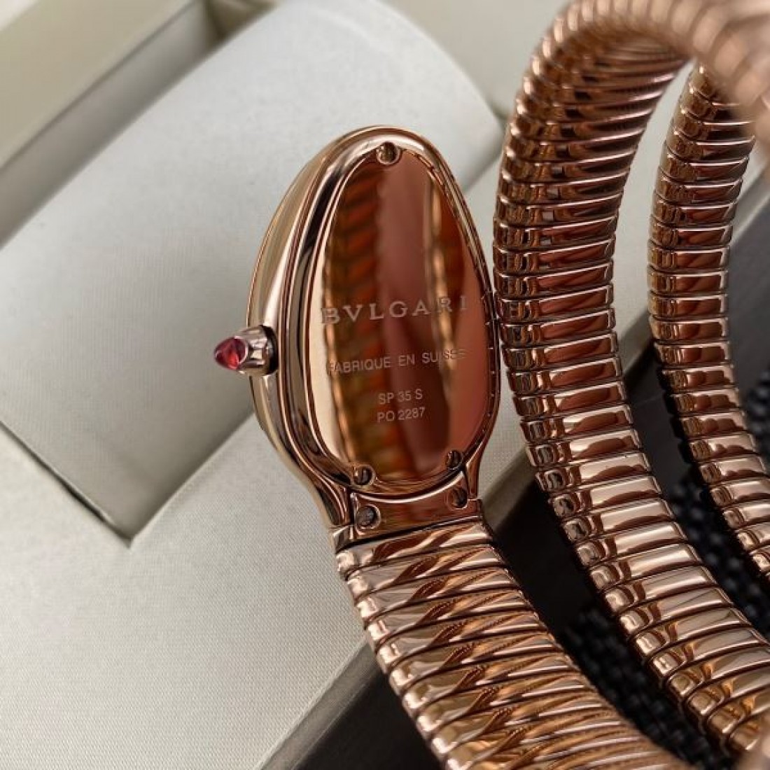 セルペンティ風 スパイラルブレス 蛇モチーフ BVLGARI ブルガリ コピー 腕時計 ラグジュアリー見え 2026新作 注目アイテム